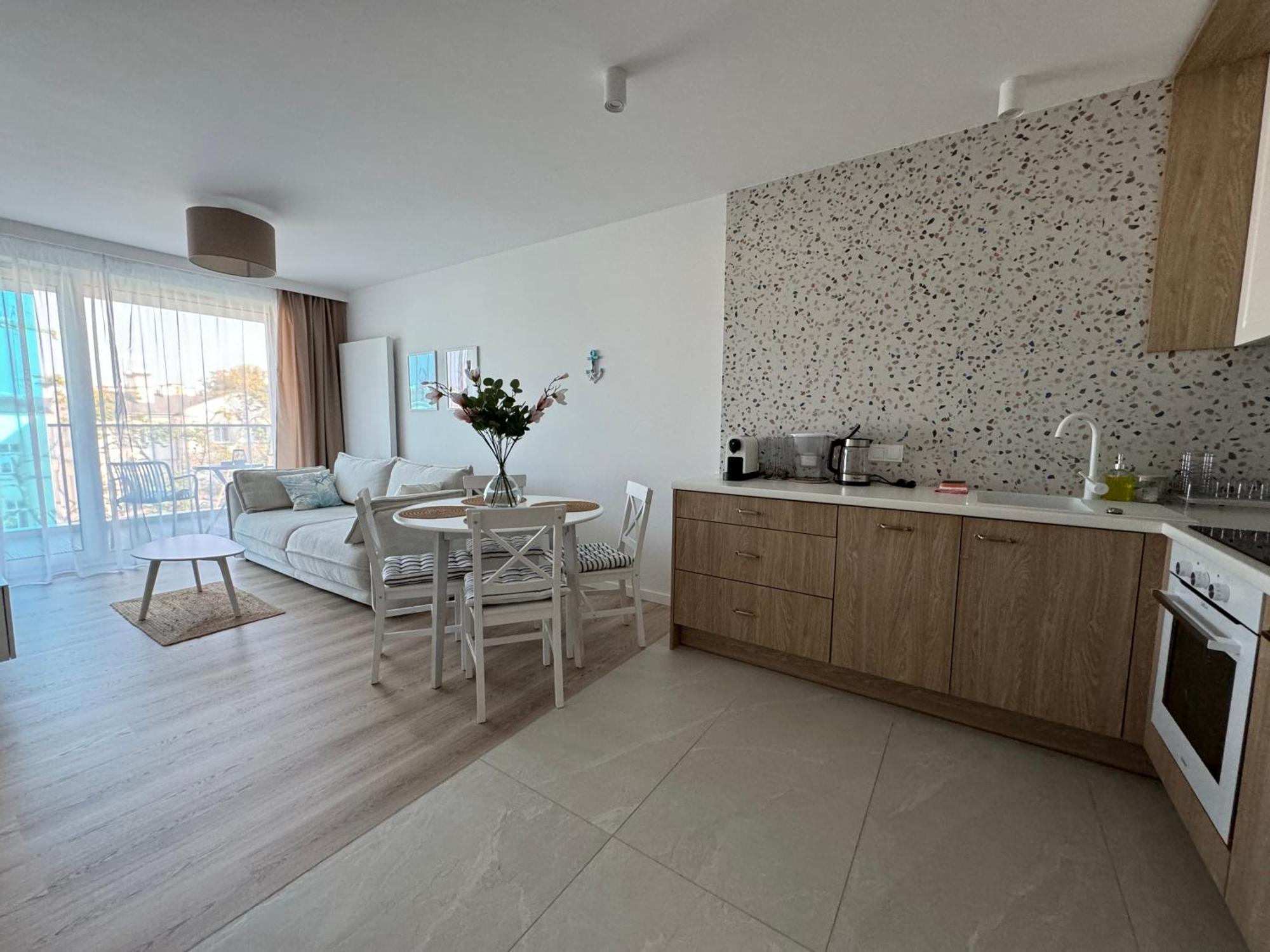4Summer Kolobrzeg Apartamenty White Blue Sauna & Fitness & Parking 100 Metrow Do Pieknej Szerokiej Piaszczystej Plazy, Wspanialy Widok Z Duzego Tarasu! 100 Meter Zu Einem Schoenen Breiten Sandstrand, Herrliche Aussicht Von Einer Grossen Terrasse! Exterior foto